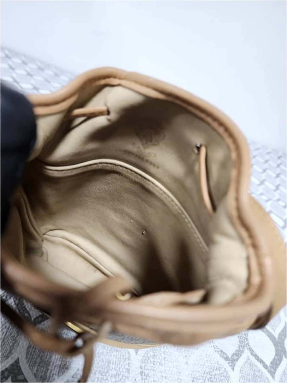 Authentic GUCCI Vintage Monogram Canvas Mini Drawstring Bucket Bag Brown/Beige - Picture 11 of 13